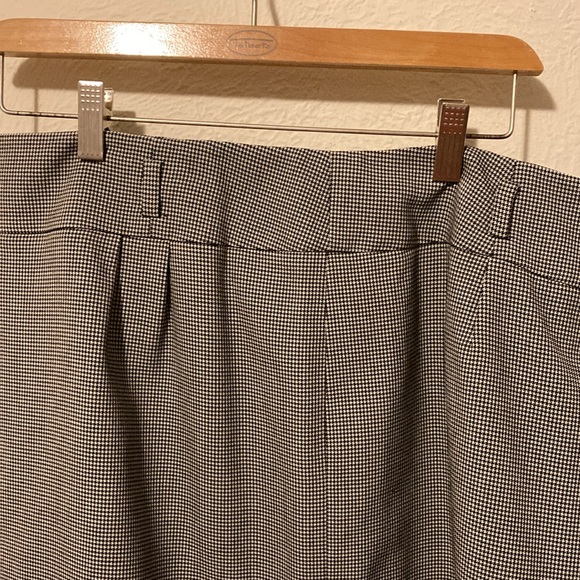 Tahari Houndstooth blazer jacket and skirt suit size 14 classy business suit - Picture 10 of 17